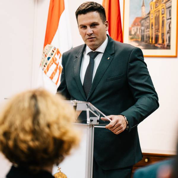 10.27 fonkonzulatus kituntetes-41.jpg